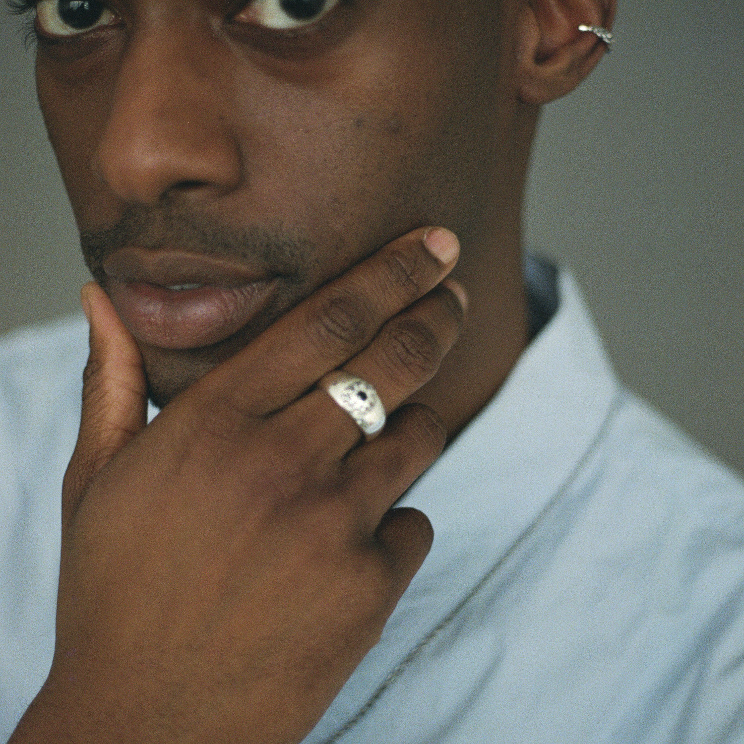 sterling silver ring with black sapphire and freshwater pearl