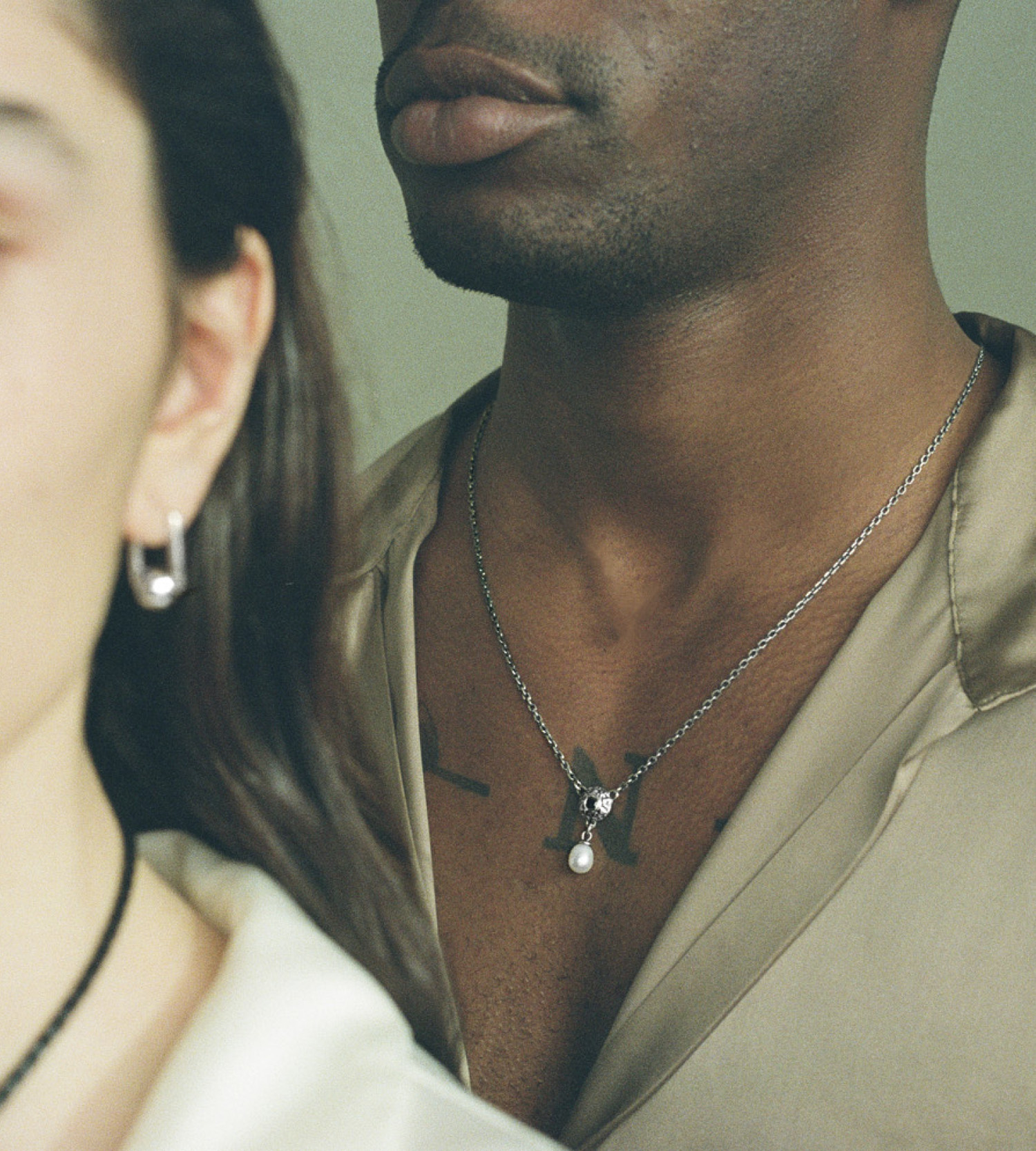 sterling silver necklace with black sapphire and freshwater pearl