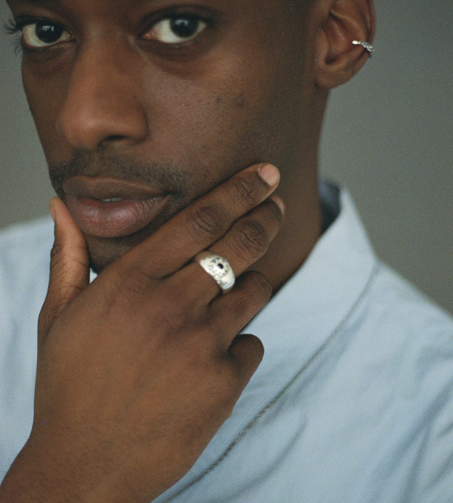 sterling silver ring with black sapphire and freshwater pearl